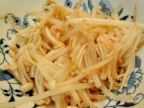 レンジで！えのきともやしの豆板醤和え